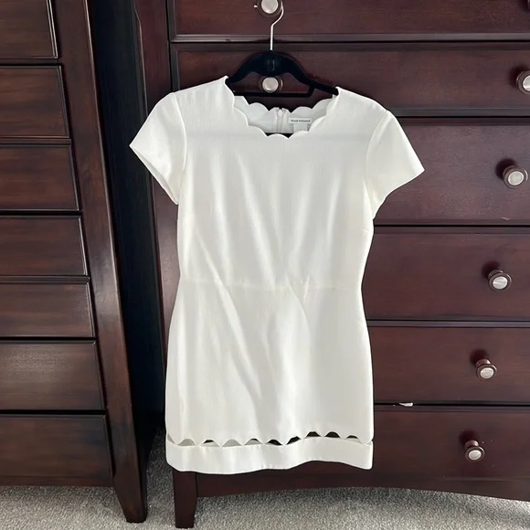 club monaco white scallop dress Club Monaco Colby Scalloped Dress White
